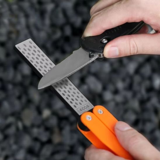 aiguiseur couteau pliant orange outil d’affûtage portable