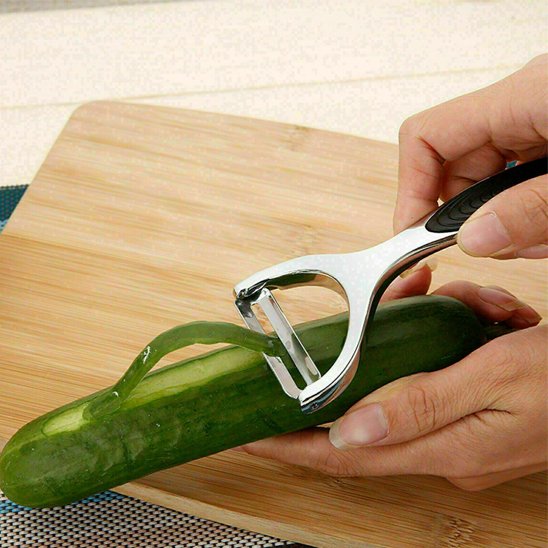 Éplucheur à légumes pour concombre prêt à trancher
