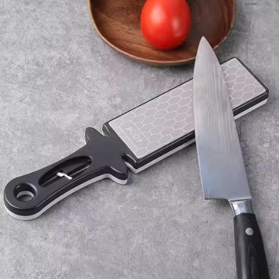 Aiguiseur de couteaux ergonomique pour affûtage simple 