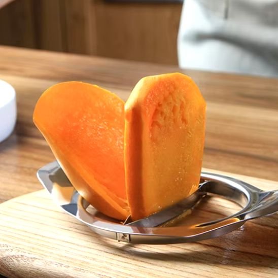 coupe légumes pour trancher et servir la mangue