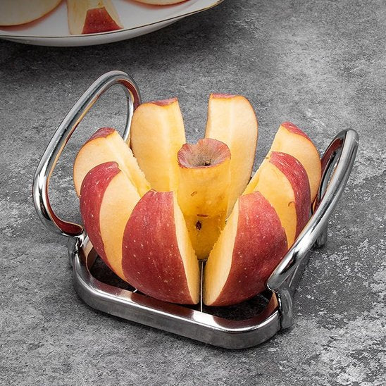 Coupe légumes tranchant une pomme facilement