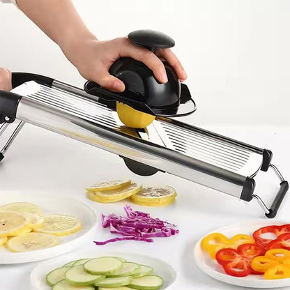 Mandoline cuisine utilisée pour couper citron