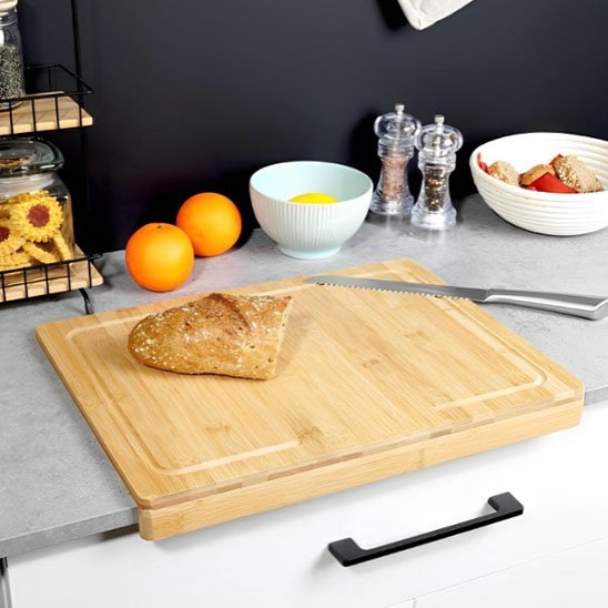 Planche à découper en bois, pratique et efficace pour couper du pain