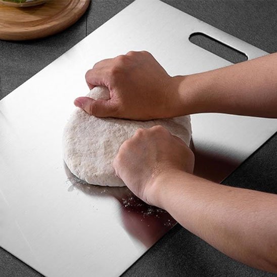 Planche à découper très pratique pour bien étaler ma pâte