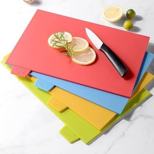 planches a decoupes colorees empilees