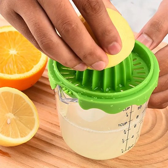 Presse agrume avec citron et filtre